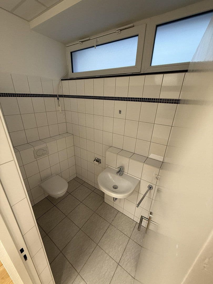 Prenájom kancelárie 58 m², Goerdelerstraße 35, Offenbach, Hesensko Prenájom kancelárie 58 m², Goerdelerstraße 35, Offenbach, Hesensko