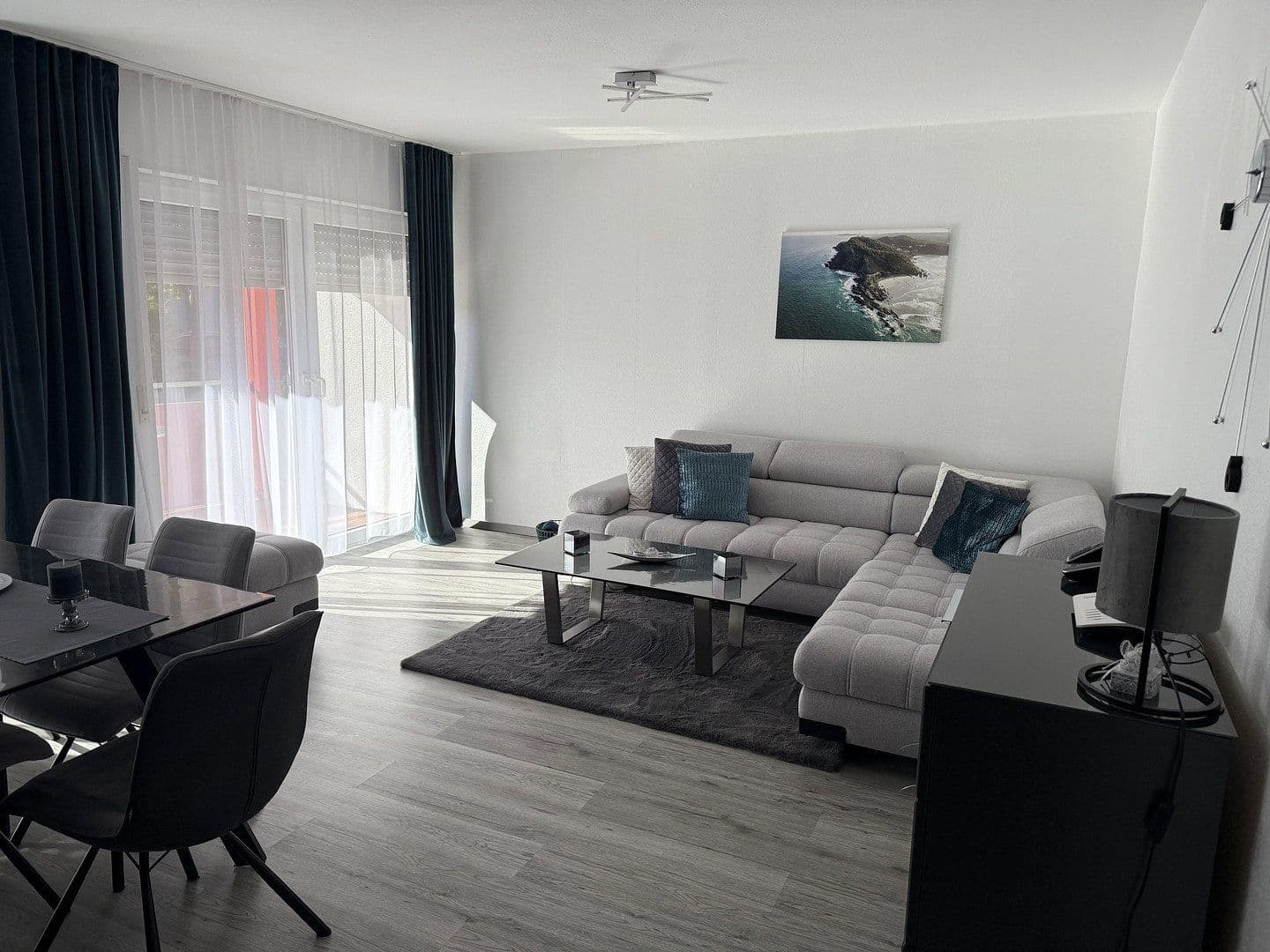 Prenájom bytu 3-izbový 84 m², Eisenberg (Pfalz), Porýnie-Falcko Prenájom bytu 3-izbový 84 m², Eisenberg (Pfalz), Porýnie-Falcko