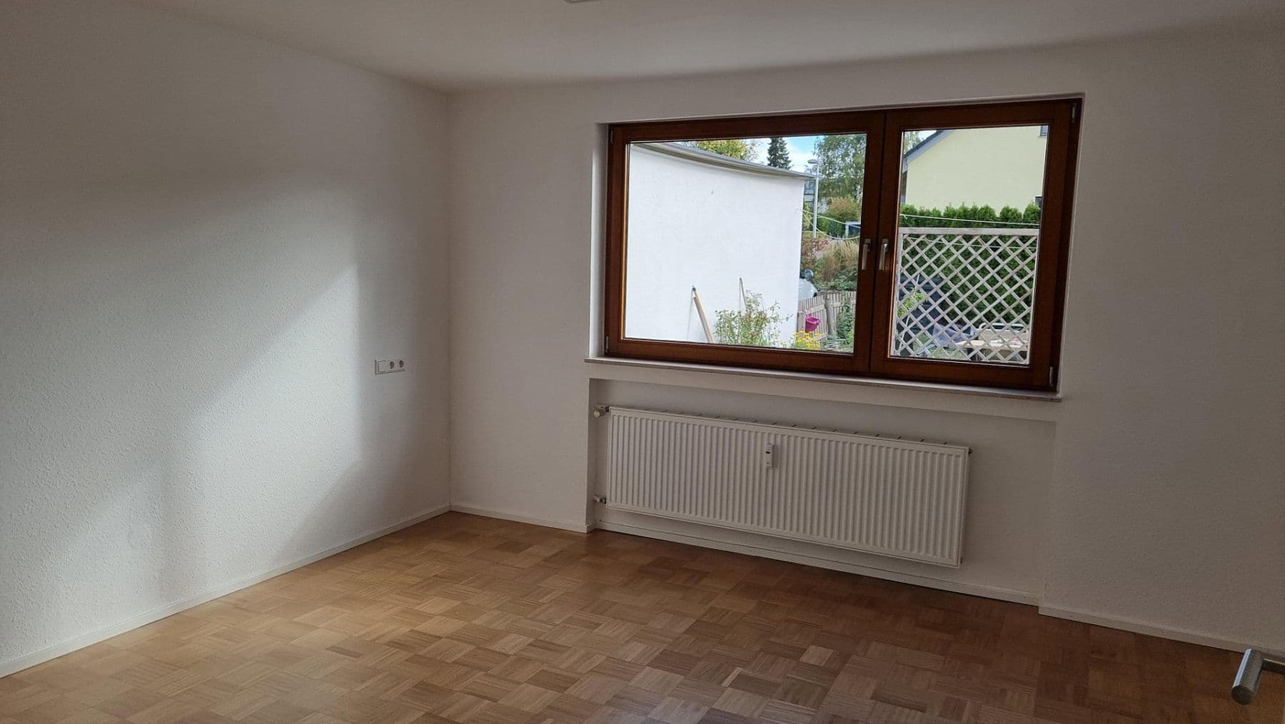 Prenájom bytu 3-izbový 101 m², Konrad-Adenauer-Straße 3, Rottenburg am Neckar, Bádensko-Wurttembersko Prenájom bytu 3-izbový 101 m², Konrad-Adenauer-Straße 3, Rottenburg am Neckar, Bádensko-Wurttembersko