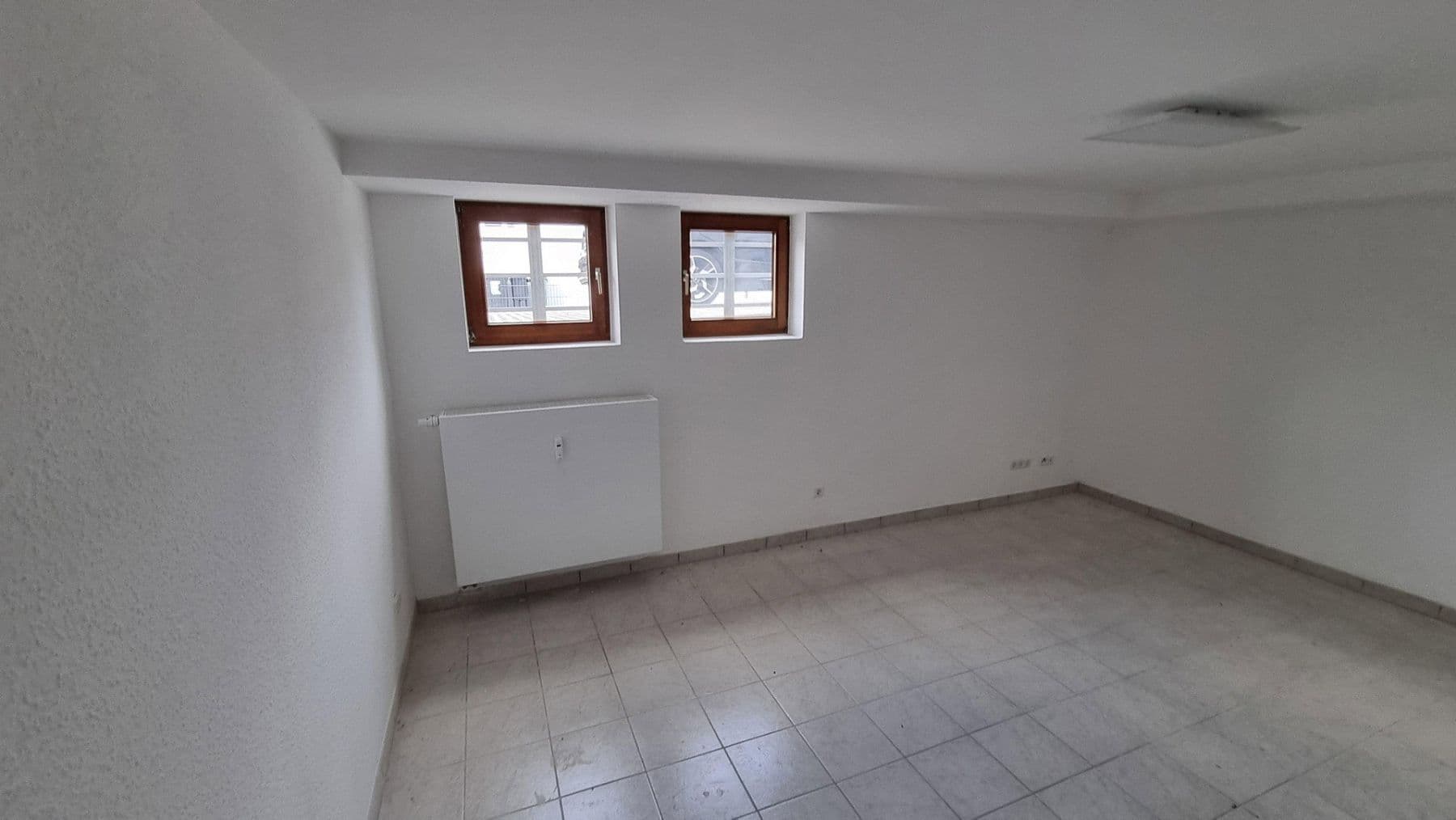 Prenájom bytu 3-izbový 101 m², Konrad-Adenauer-Straße 3, Rottenburg am Neckar, Bádensko-Wurttembersko Prenájom bytu 3-izbový 101 m², Konrad-Adenauer-Straße 3, Rottenburg am Neckar, Bádensko-Wurttembersko