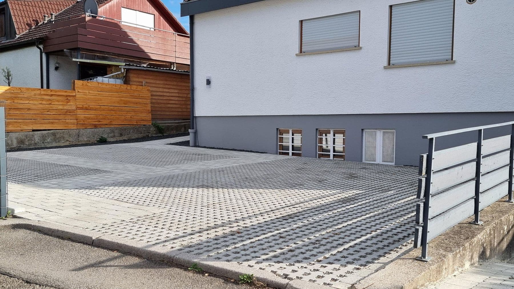 Prenájom bytu 3-izbový 101 m², Konrad-Adenauer-Straße 3, Rottenburg am Neckar, Bádensko-Wurttembersko Prenájom bytu 3-izbový 101 m², Konrad-Adenauer-Straße 3, Rottenburg am Neckar, Bádensko-Wurttembersko