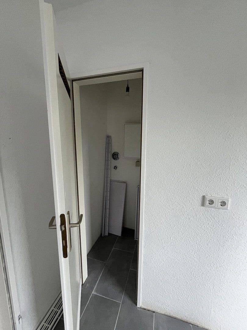 Prenájom bytu 3-izbový 79 m², Wuppertal, Severné Porýnie - Westfálsko Prenájom bytu 3-izbový 79 m², Wuppertal, Severné Porýnie - Westfálsko