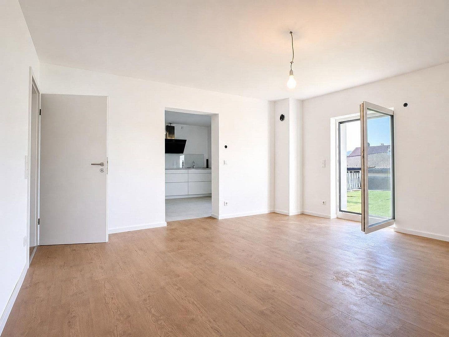 Prenájom bytu 5-izbový 115 m², Ergolding, Bavorsko Prenájom bytu 5-izbový 115 m², Ergolding, Bavorsko