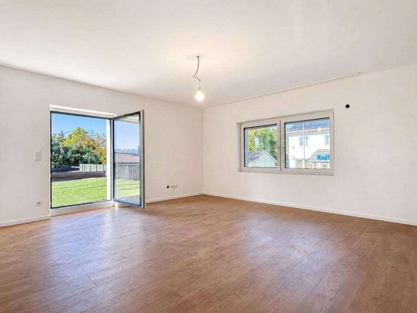 Prenájom bytu 5-izbový 115 m², Ergolding, Bavorsko Prenájom bytu 5-izbový 115 m², Ergolding, Bavorsko