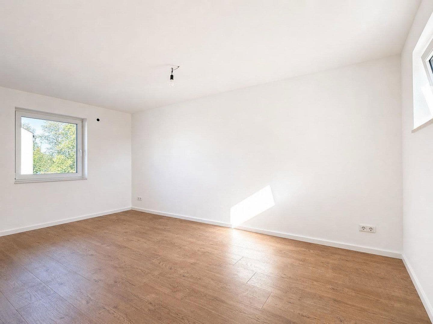 Prenájom bytu 5-izbový 115 m², Ergolding, Bavorsko Prenájom bytu 5-izbový 115 m², Ergolding, Bavorsko