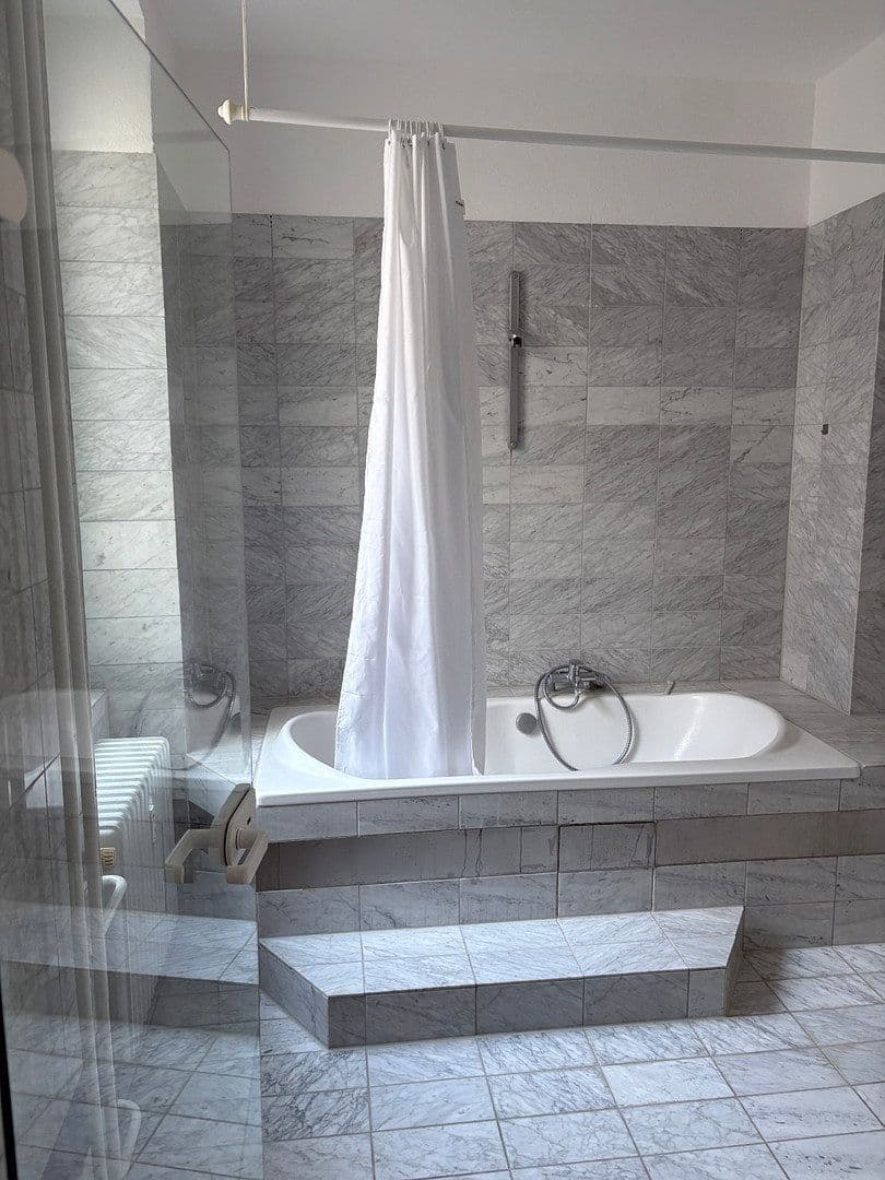 Predaj bytu 4-izbový 120 m², Karlsruhe, Bádensko-Wurttembersko Predaj bytu 4-izbový 120 m², Karlsruhe, Bádensko-Wurttembersko