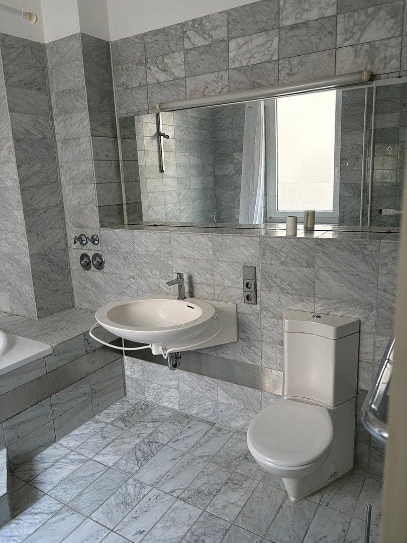 Predaj bytu 4-izbový 120 m², Karlsruhe, Bádensko-Wurttembersko Predaj bytu 4-izbový 120 m², Karlsruhe, Bádensko-Wurttembersko