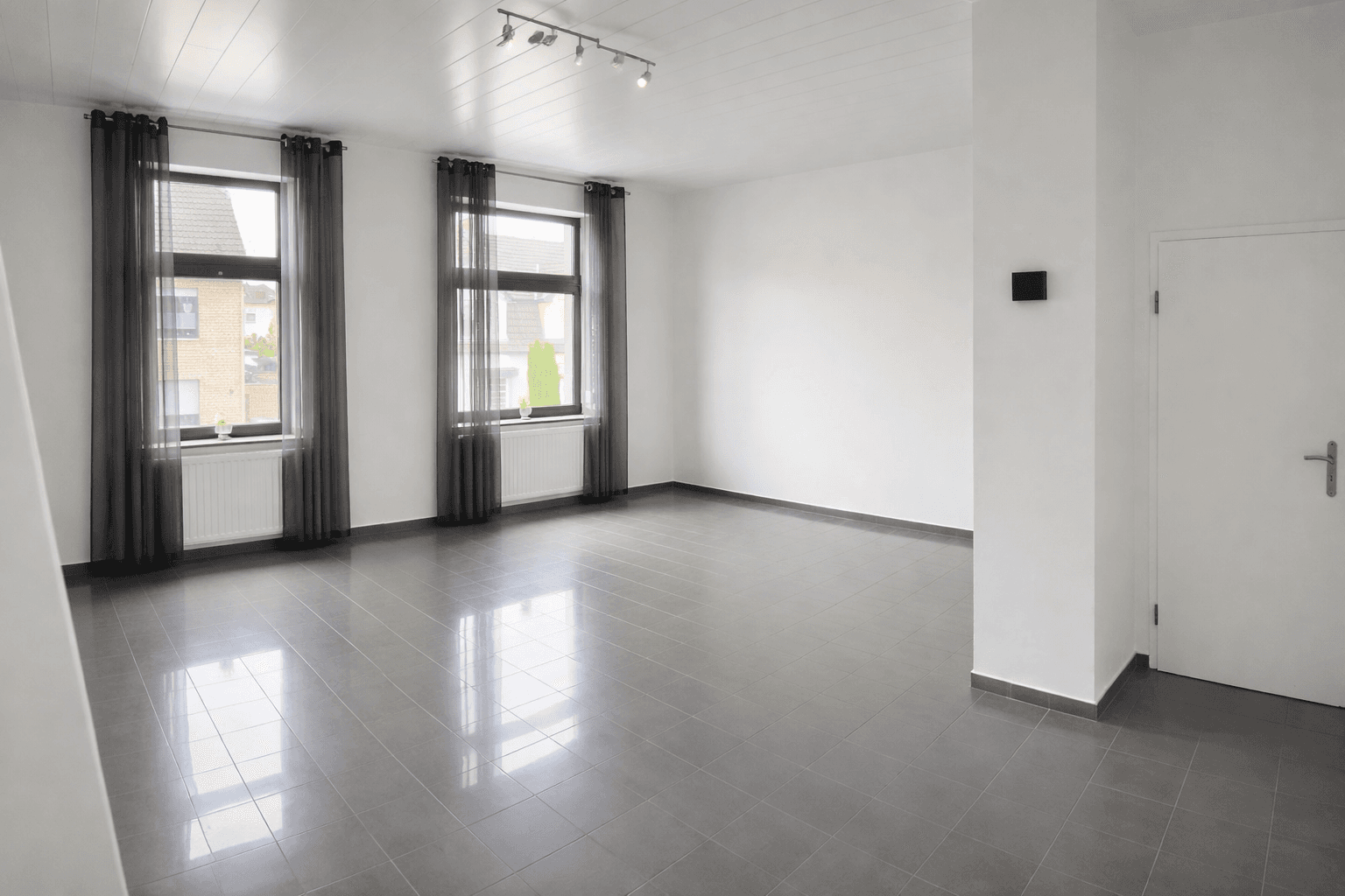 Prenájom bytu 3-izbový 110 m², Neckarstr.6, Mönchengladbach, Severné Porýnie - Westfálsko Prenájom bytu 3-izbový 110 m², Neckarstr.6, Mönchengladbach, Severné Porýnie - Westfálsko