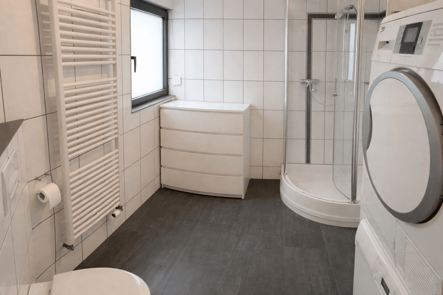 Prenájom bytu 3-izbový 110 m², Neckarstr.6, Mönchengladbach, Severné Porýnie - Westfálsko Prenájom bytu 3-izbový 110 m², Neckarstr.6, Mönchengladbach, Severné Porýnie - Westfálsko