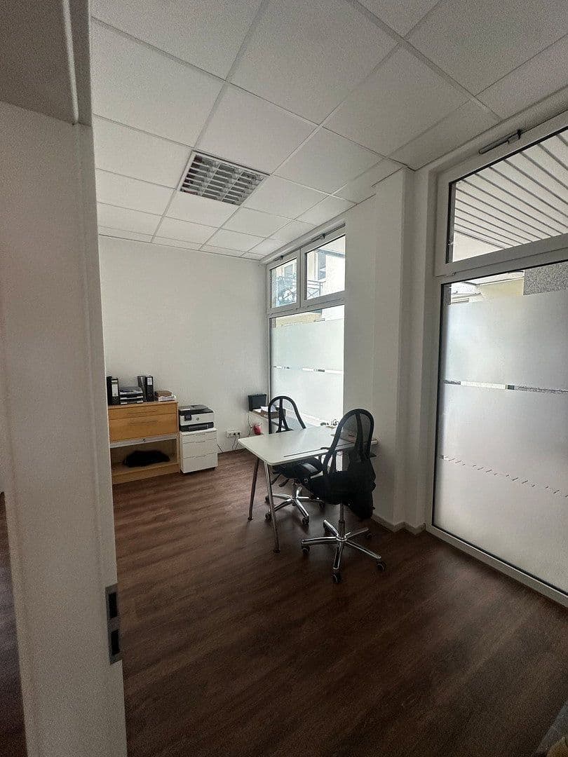 Prenájom nebytového priestoru 90 m², Alte Heerstr. 16, Kaarst, Severné Porýnie - Westfálsko Prenájom nebytového priestoru 90 m², Alte Heerstr. 16, Kaarst, Severné Porýnie - Westfálsko