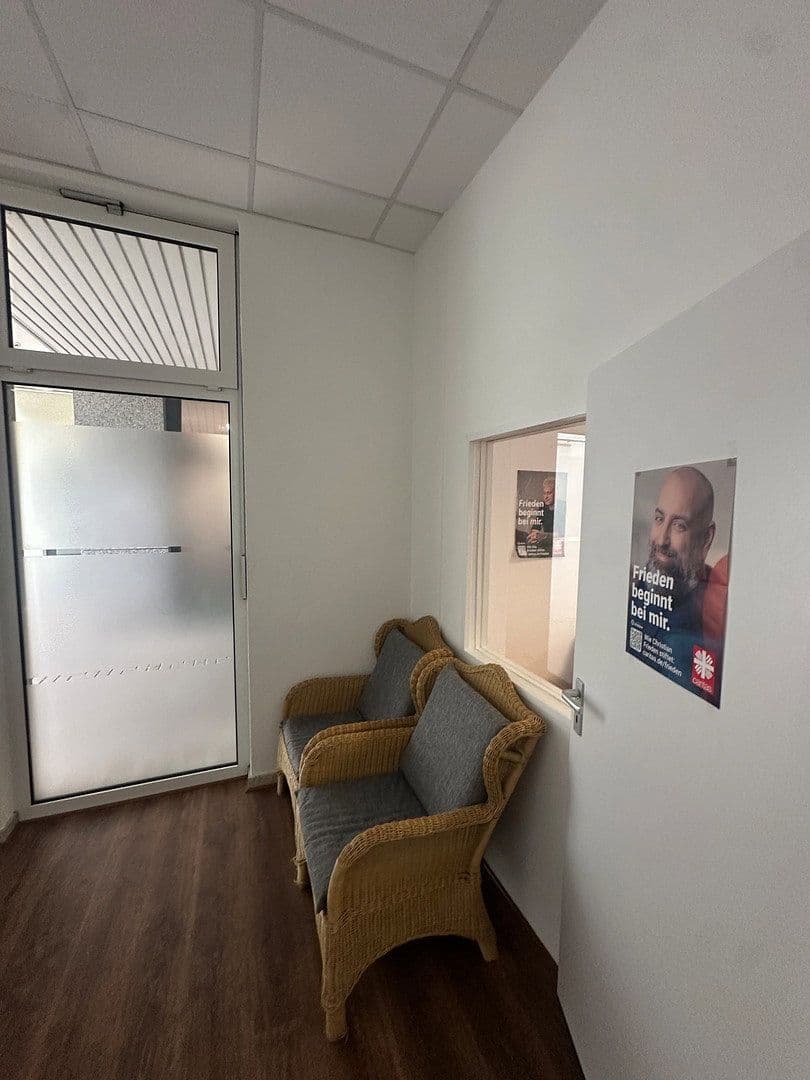 Prenájom nebytového priestoru 90 m², Alte Heerstr. 16, Kaarst, Severné Porýnie - Westfálsko Prenájom nebytového priestoru 90 m², Alte Heerstr. 16, Kaarst, Severné Porýnie - Westfálsko