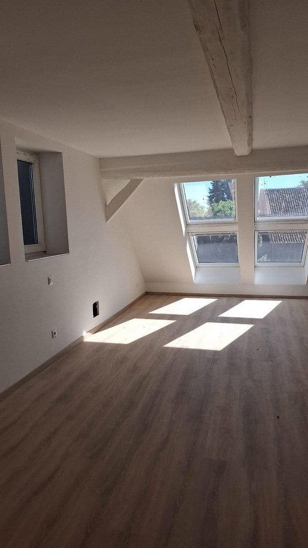 Prenájom bytu 4-izbový 110 m², Salzgitter, Dolné Sasko Prenájom bytu 4-izbový 110 m², Salzgitter, Dolné Sasko