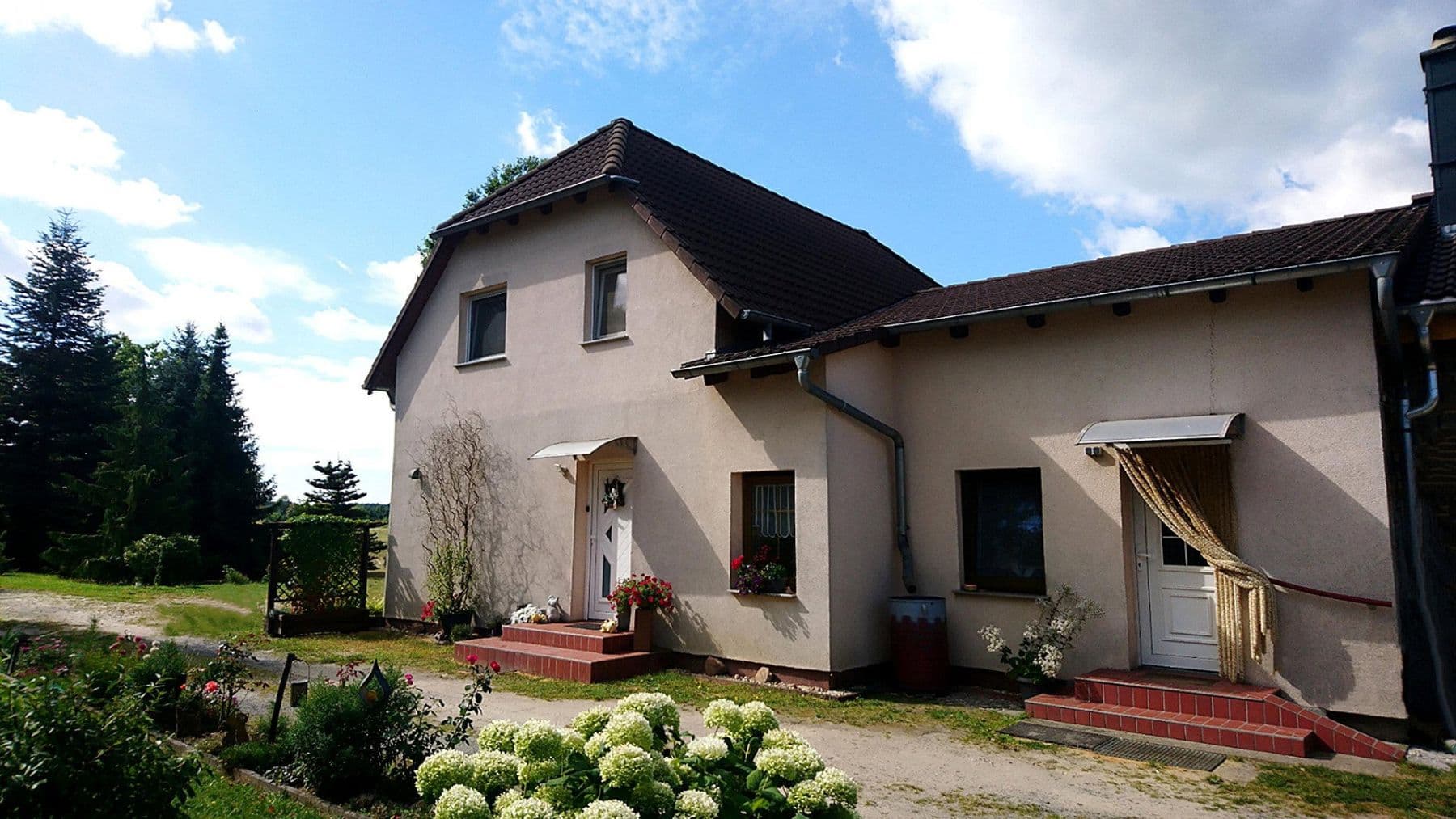 Predaj domu 167 m², pozemok 4.122 m², Schleife - Slepo, Sasko Predaj domu 167 m², pozemok 4.122 m², Schleife - Slepo, Sasko