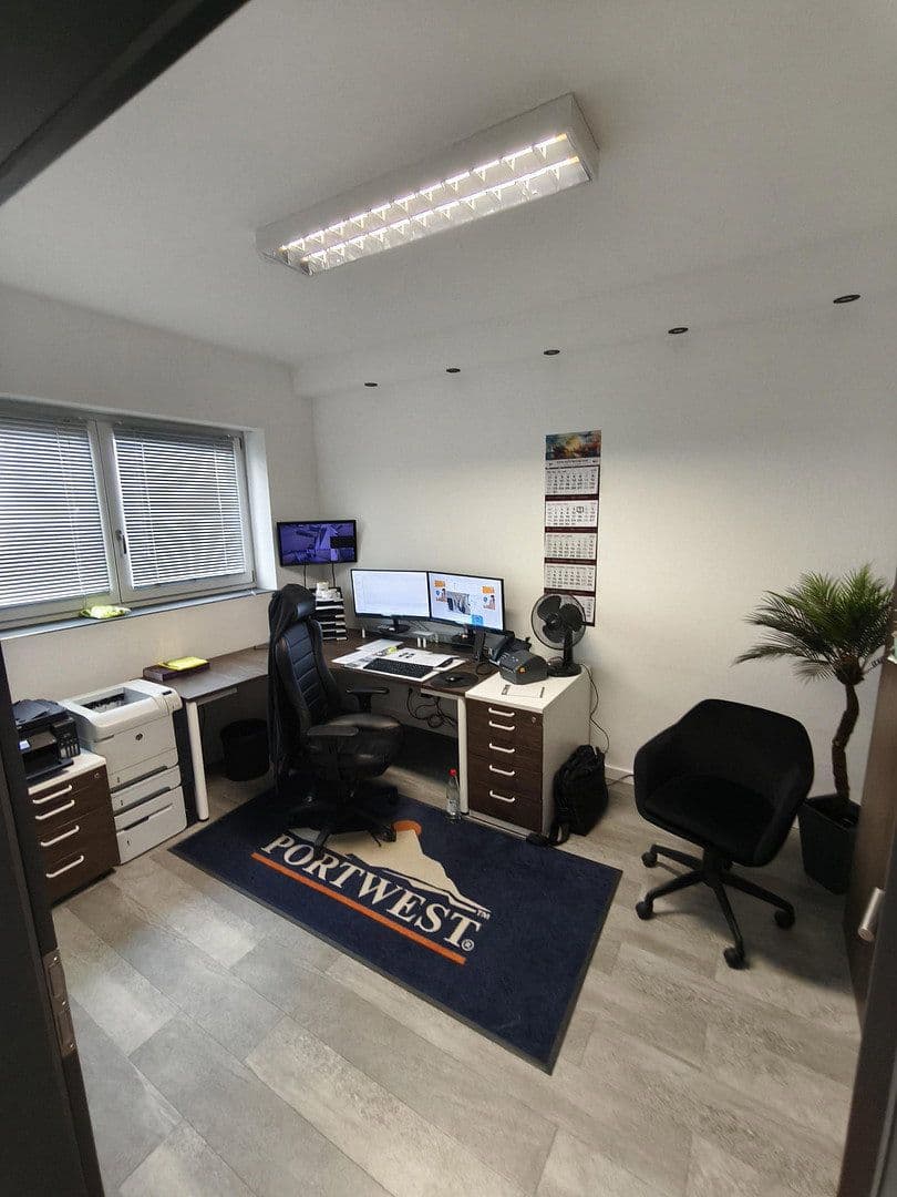 Predaj nebytového priestoru 1.180 m², Im Riemen 50, Babenhausen, Hesensko Predaj nebytového priestoru 1.180 m², Im Riemen 50, Babenhausen, Hesensko