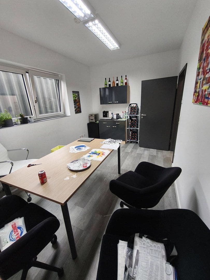 Predaj nebytového priestoru 1.180 m², Im Riemen 50, Babenhausen, Hesensko Predaj nebytového priestoru 1.180 m², Im Riemen 50, Babenhausen, Hesensko