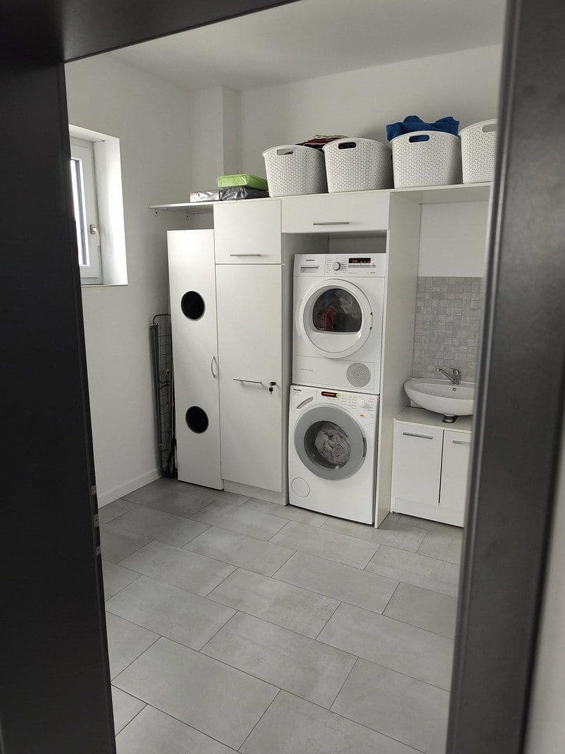 Predaj nebytového priestoru 1.180 m², Im Riemen 50, Babenhausen, Hesensko Predaj nebytového priestoru 1.180 m², Im Riemen 50, Babenhausen, Hesensko