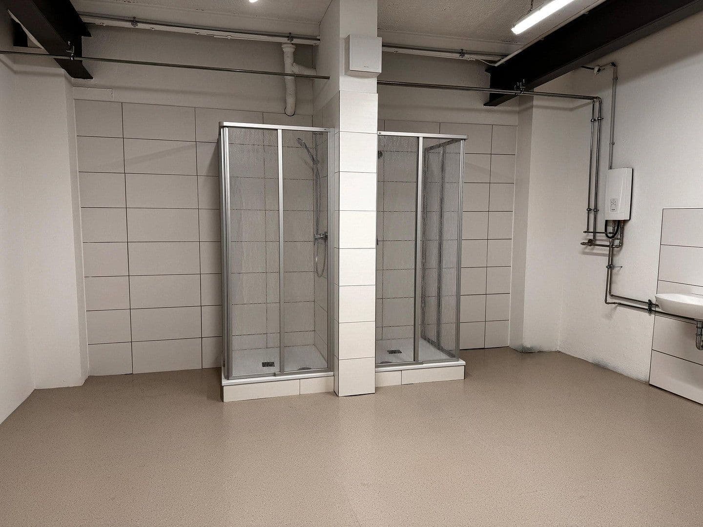 Prenájom nebytového priestoru 3.310 m², Dohna, Sasko Prenájom nebytového priestoru 3.310 m², Dohna, Sasko
