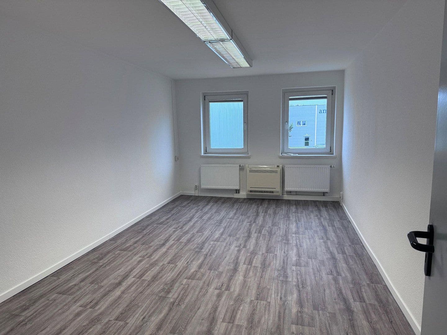 Prenájom nebytového priestoru 3.310 m², Dohna, Sasko Prenájom nebytového priestoru 3.310 m², Dohna, Sasko