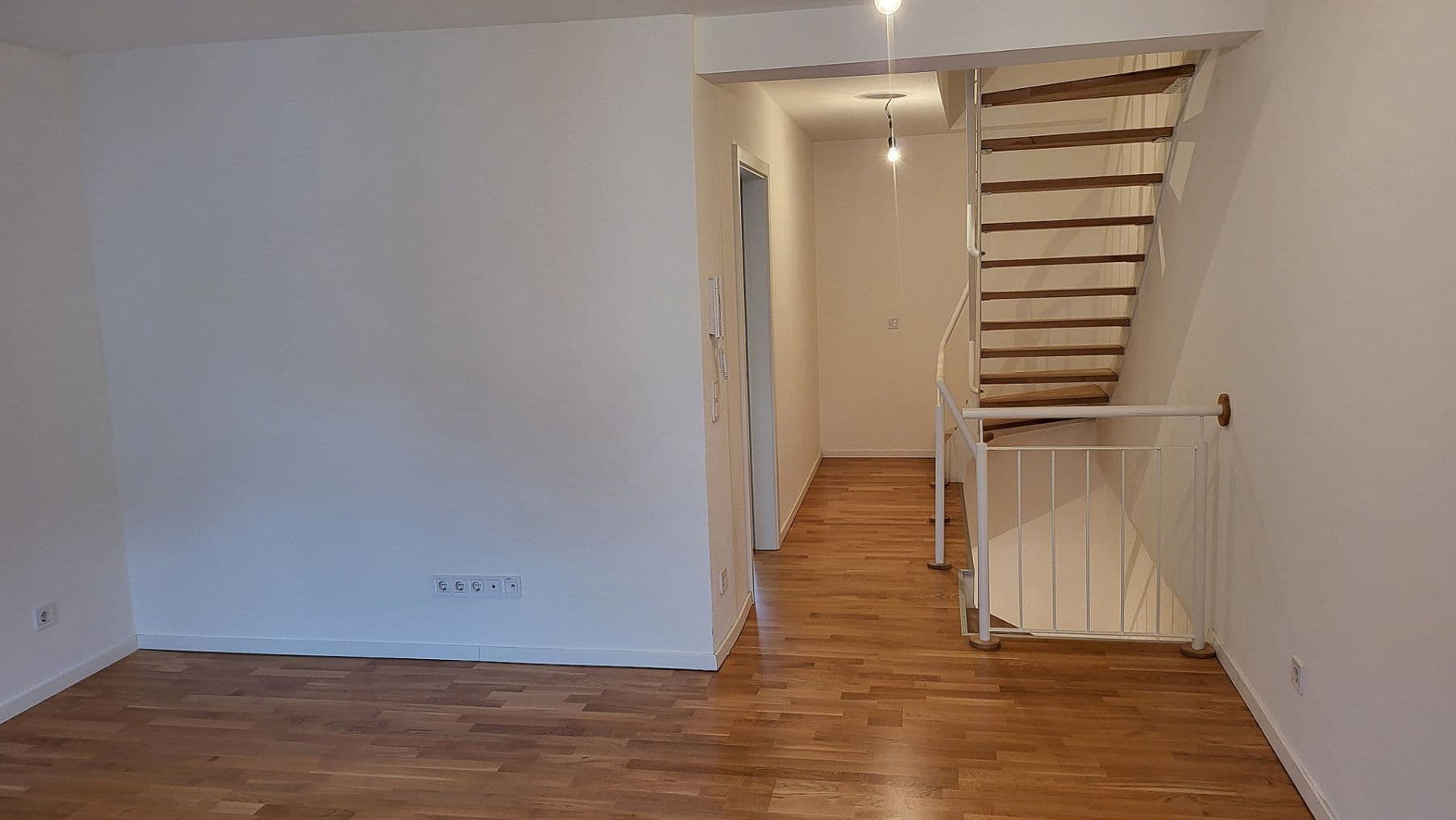 Prenájom bytu 4-izbový 84 m², Landshut, Bavorsko Prenájom bytu 4-izbový 84 m², Landshut, Bavorsko