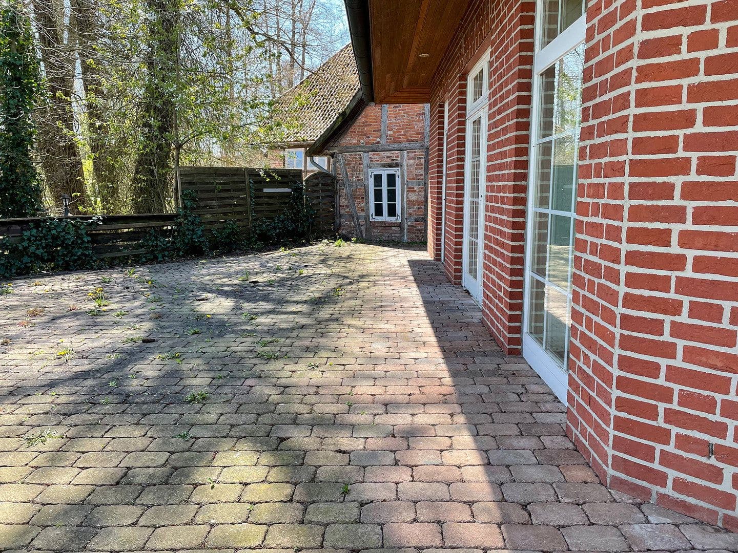 Predaj domu 631 m², pozemok 2.767 m², Neustadt am Rübenberge, Dolné Sasko Predaj domu 631 m², pozemok 2.767 m², Neustadt am Rübenberge, Dolné Sasko