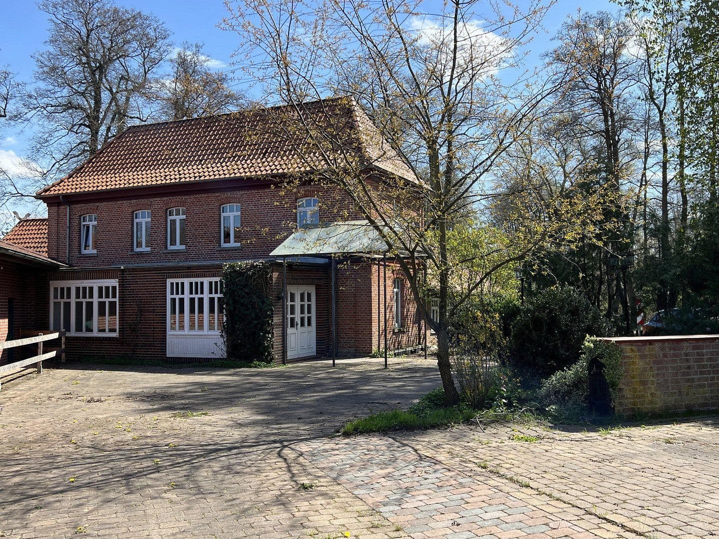 Predaj domu 631 m², pozemok 2.767 m², Neustadt am Rübenberge, Dolné Sasko Predaj domu 631 m², pozemok 2.767 m², Neustadt am Rübenberge, Dolné Sasko