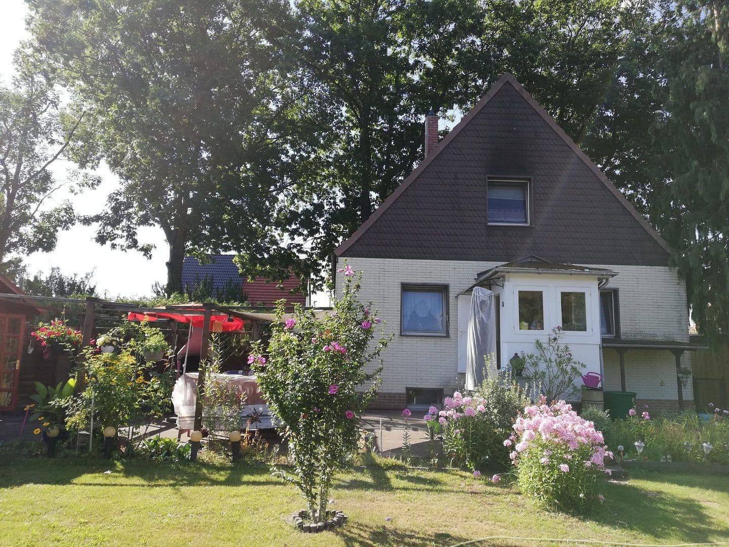 Prenájom domu 120 m², pozemok 1.128 m², Jahnstrasse 84, Schulzendorf, Brandenbursko Prenájom domu 120 m², pozemok 1.128 m², Jahnstrasse 84, Schulzendorf, Brandenbursko
