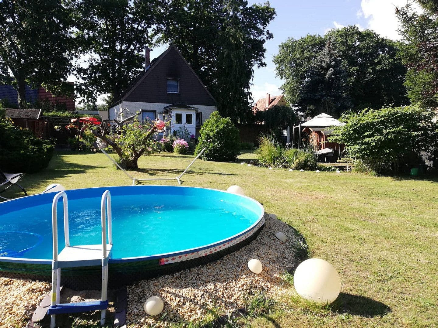 Prenájom domu 120 m², pozemok 1.128 m², Jahnstrasse 84, Schulzendorf, Brandenbursko Prenájom domu 120 m², pozemok 1.128 m², Jahnstrasse 84, Schulzendorf, Brandenbursko