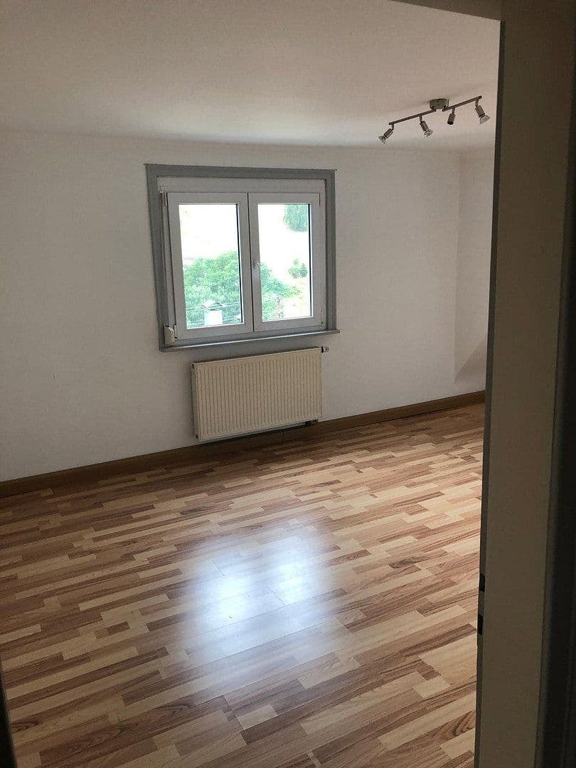 Prenájom bytu 3-izbový 68 m², Kirnbachstr. 79/1, Schramberg, Bádensko-Wurttembersko Prenájom bytu 3-izbový 68 m², Kirnbachstr. 79/1, Schramberg, Bádensko-Wurttembersko