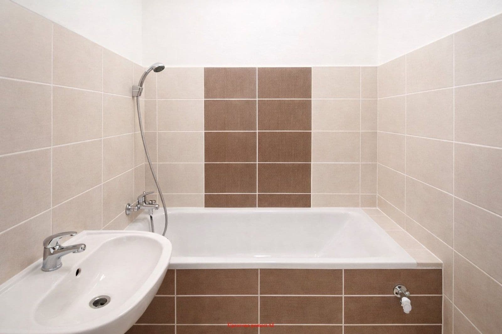 Prenájom bytu 3-izbový 60 m², Lípová, Havířov, Moravskoslezský kraj Prenájom bytu 3-izbový 60 m², Lípová, Havířov, Moravskoslezský kraj