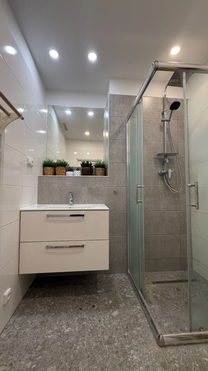 Prenájom bytu 1-izbový 41 m², Pivovarnická, Praha, Praha Prenájom bytu 1-izbový 41 m², Pivovarnická, Praha, Praha