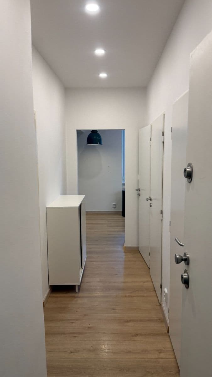 Prenájom bytu 1-izbový 41 m², Pivovarnická, Praha, Praha Prenájom bytu 1-izbový 41 m², Pivovarnická, Praha, Praha