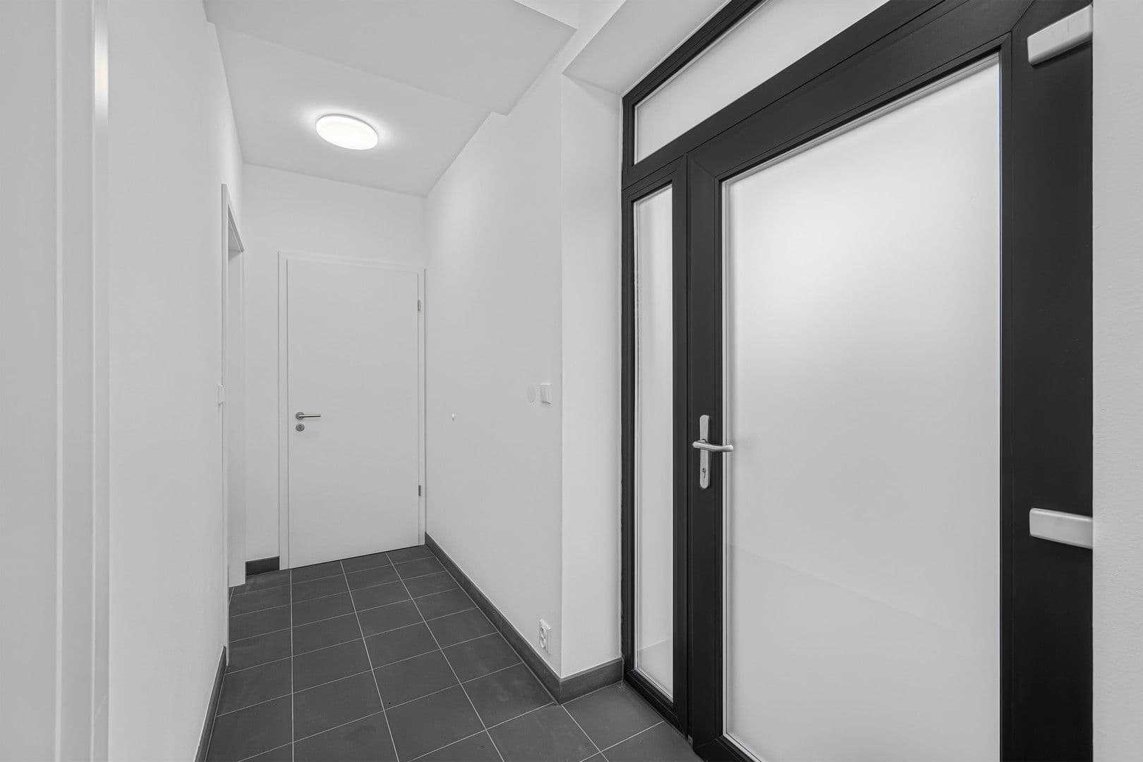 Prenájom bytu 1-izbový 33 m², K dálnici, Praha, Praha Prenájom bytu 1-izbový 33 m², K dálnici, Praha, Praha
