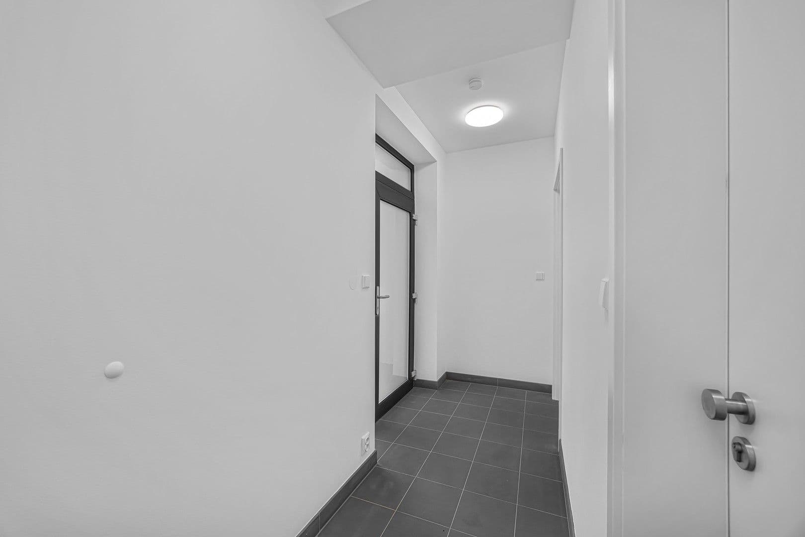 Prenájom bytu 1-izbový 33 m², K dálnici, Praha, Praha Prenájom bytu 1-izbový 33 m², K dálnici, Praha, Praha