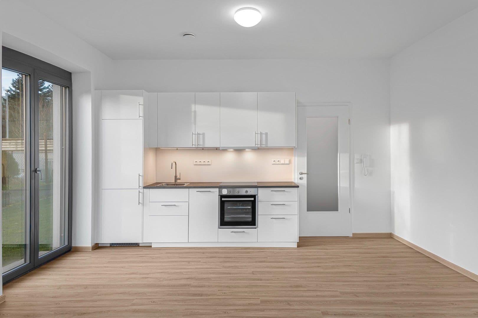 Prenájom bytu 1-izbový 33 m², K dálnici, Praha, Praha Prenájom bytu 1-izbový 33 m², K dálnici, Praha, Praha