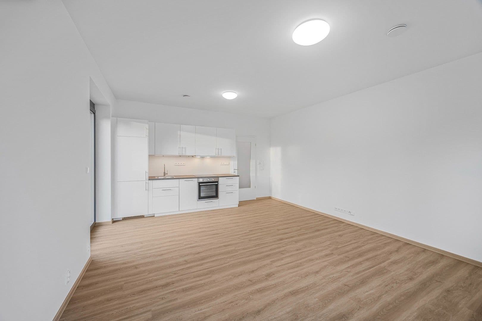 Prenájom bytu 1-izbový 33 m², K dálnici, Praha, Praha Prenájom bytu 1-izbový 33 m², K dálnici, Praha, Praha