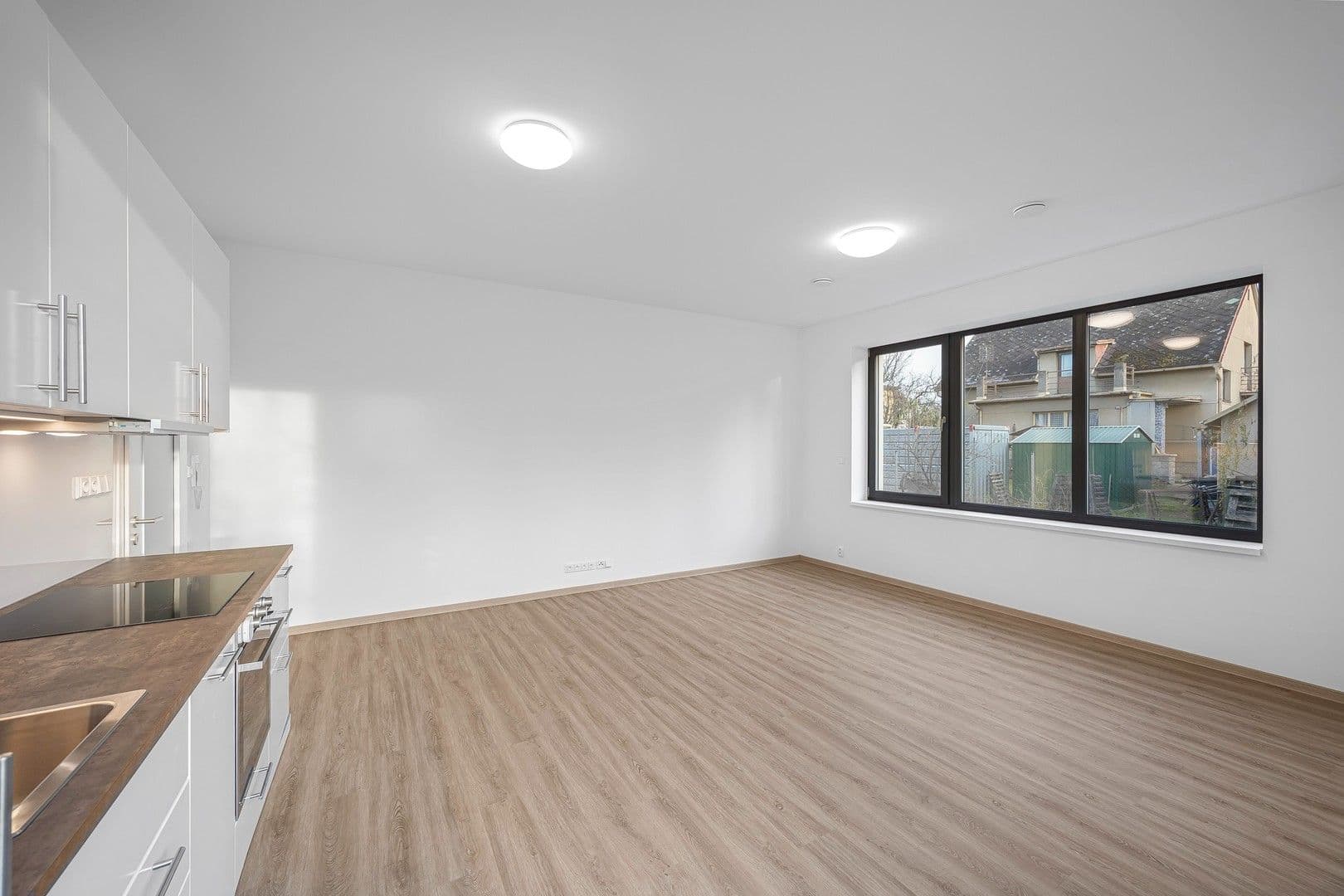 Prenájom bytu 1-izbový 33 m², K dálnici, Praha, Praha Prenájom bytu 1-izbový 33 m², K dálnici, Praha, Praha