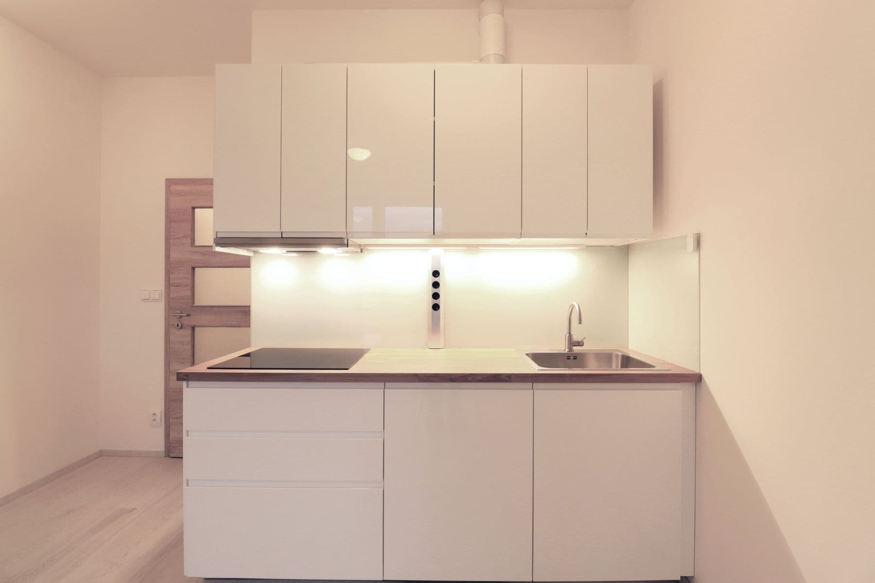 Prenájom bytu 1-izbový 25 m², Augustina Lukeše, Brandýs nad Labem-Stará Boleslav, Středočeský kraj Prenájom bytu 1-izbový 25 m², Augustina Lukeše, Brandýs nad Labem-Stará Boleslav, Středočeský kraj