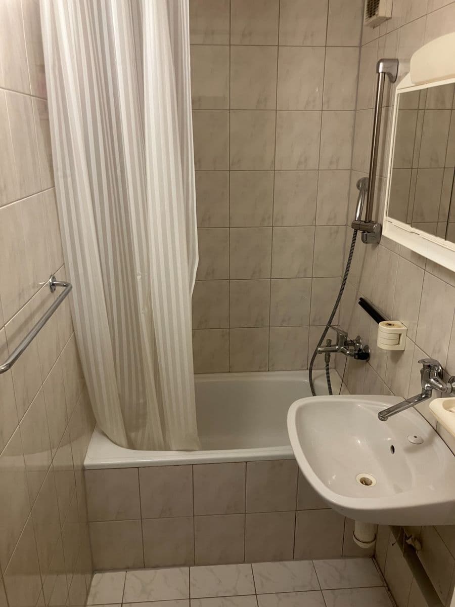 Predaj bytu 2-izbový 47 m², Štúrova, Praha, Praha Predaj bytu 2-izbový 47 m², Štúrova, Praha, Praha