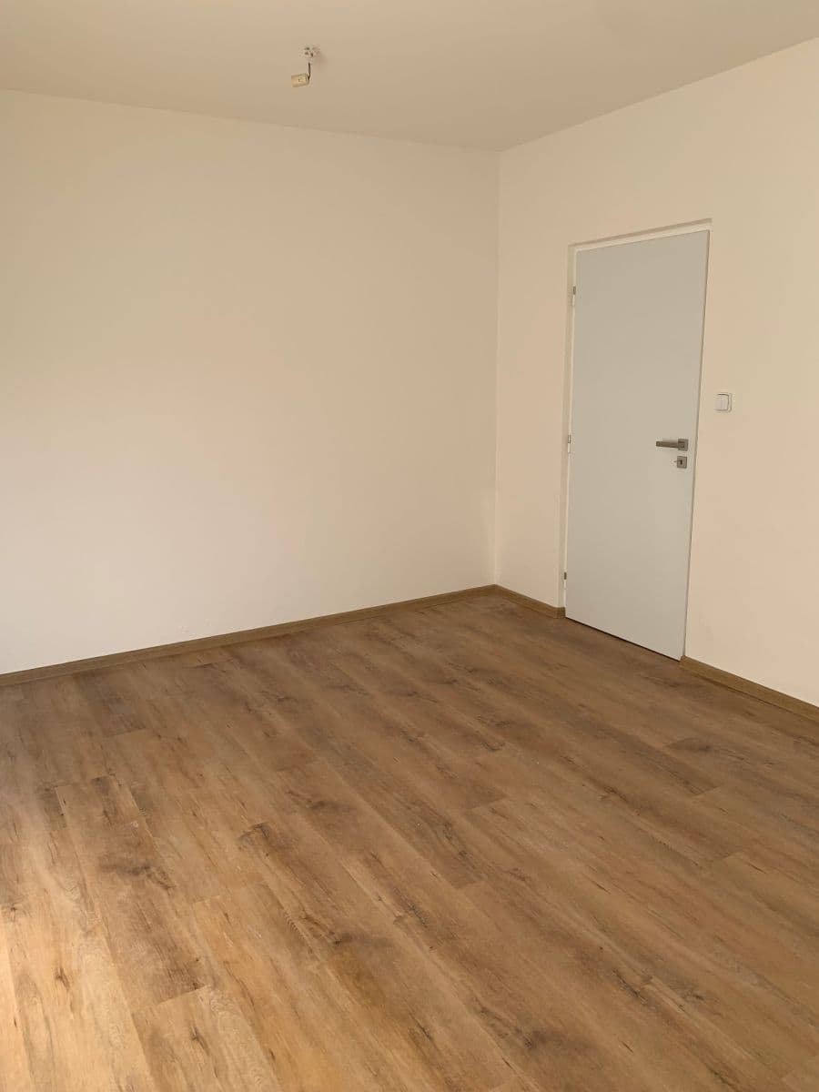 Prenájom bytu 1-izbový 38 m², ulice Čoupkových, Brno, Jihomoravský kraj Prenájom bytu 1-izbový 38 m², ulice Čoupkových, Brno, Jihomoravský kraj