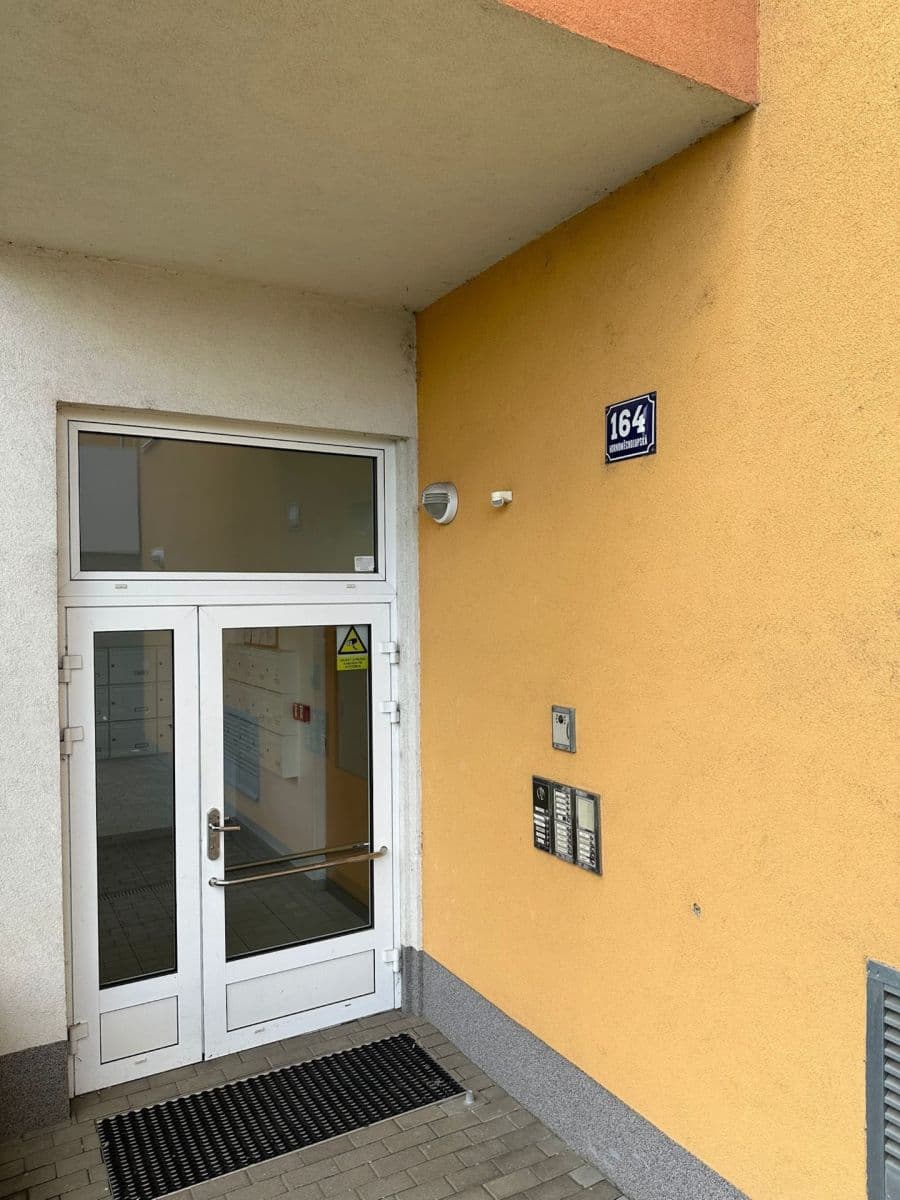 Prenájom bytu 2-izbový 68 m², Hornoměcholupská, Praha, Praha Prenájom bytu 2-izbový 68 m², Hornoměcholupská, Praha, Praha
