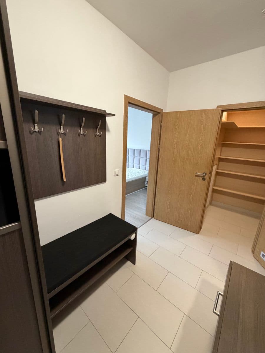 Prenájom bytu 2-izbový 68 m², Hornoměcholupská, Praha, Praha Prenájom bytu 2-izbový 68 m², Hornoměcholupská, Praha, Praha