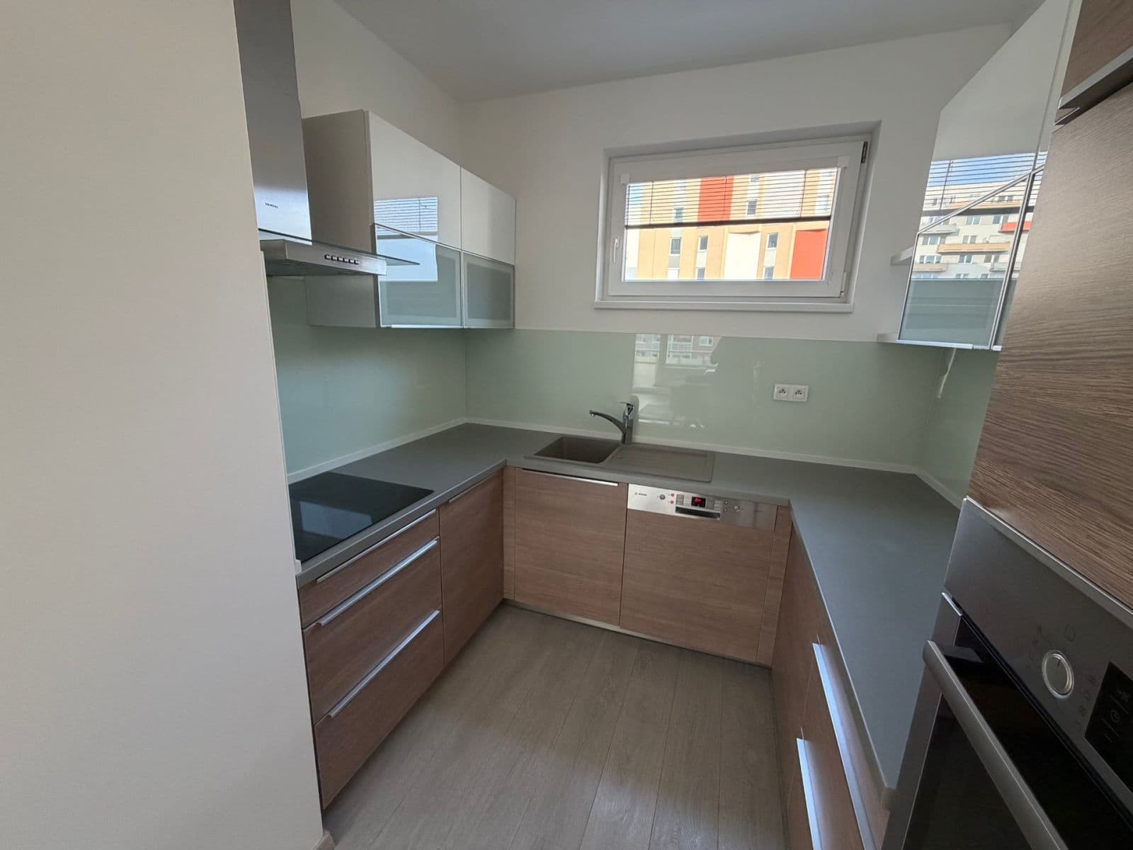 Prenájom bytu 2-izbový 68 m², Hornoměcholupská, Praha, Praha Prenájom bytu 2-izbový 68 m², Hornoměcholupská, Praha, Praha