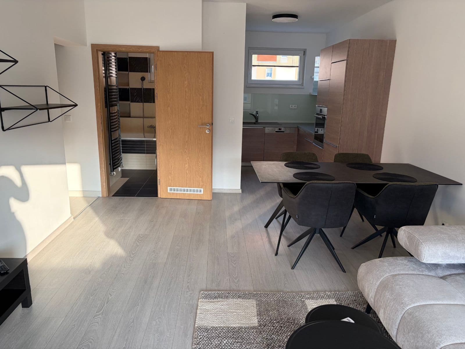Prenájom bytu 2-izbový 68 m², Hornoměcholupská, Praha, Praha Prenájom bytu 2-izbový 68 m², Hornoměcholupská, Praha, Praha