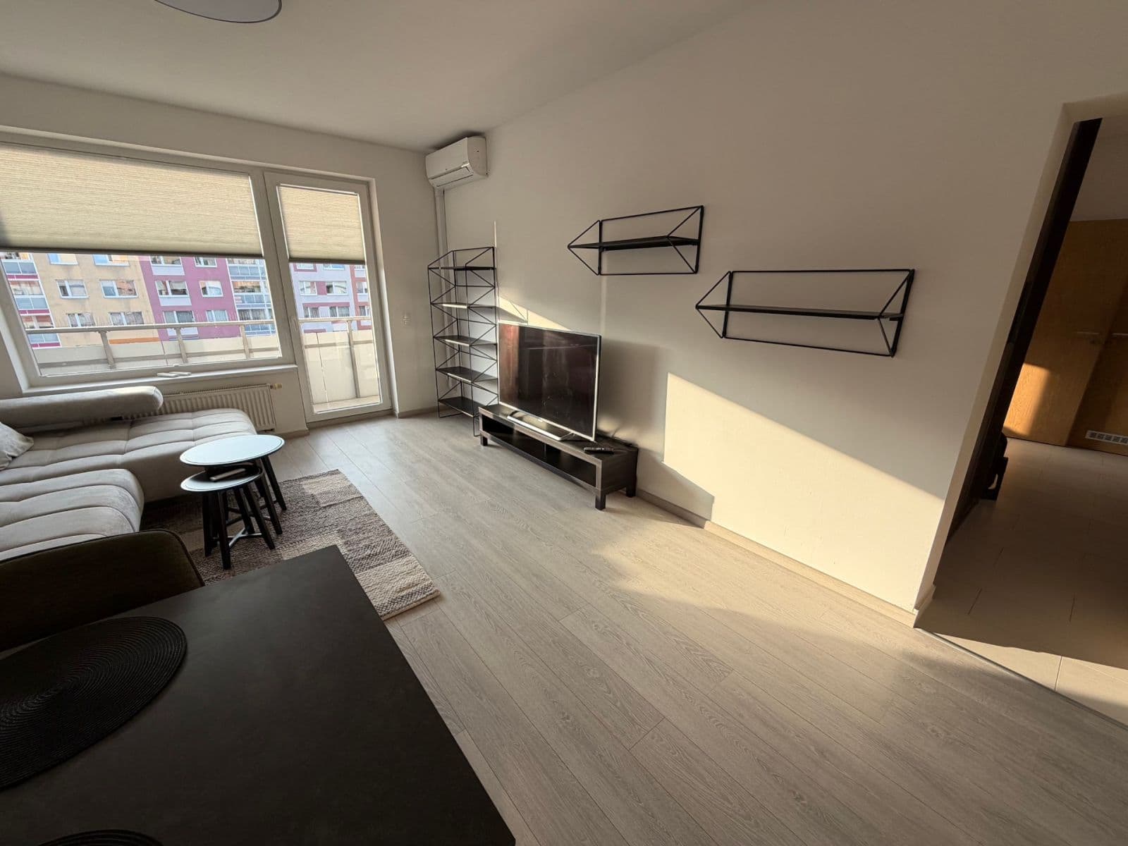 Prenájom bytu 2-izbový 68 m², Hornoměcholupská, Praha, Praha Prenájom bytu 2-izbový 68 m², Hornoměcholupská, Praha, Praha
