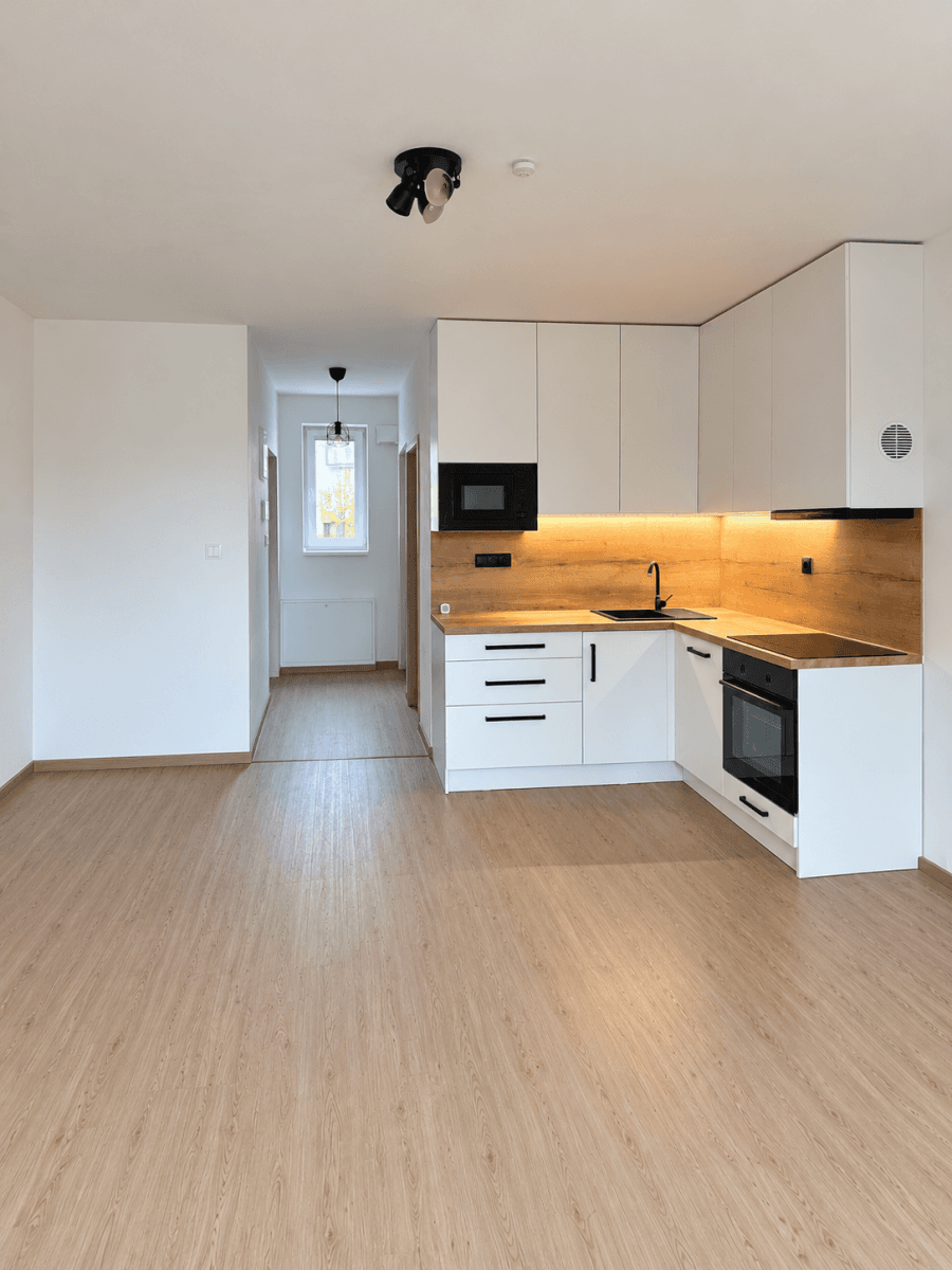 Prenájom bytu 1-izbový 29 m², Faměrovo náměstí, Brno, Jihomoravský kraj Prenájom bytu 1-izbový 29 m², Faměrovo náměstí, Brno, Jihomoravský kraj