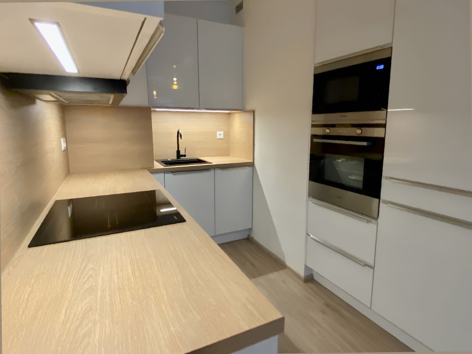 Prenájom bytu 2-izbový 64 m², Do Zahrádek I, Praha, Praha Prenájom bytu 2-izbový 64 m², Do Zahrádek I, Praha, Praha