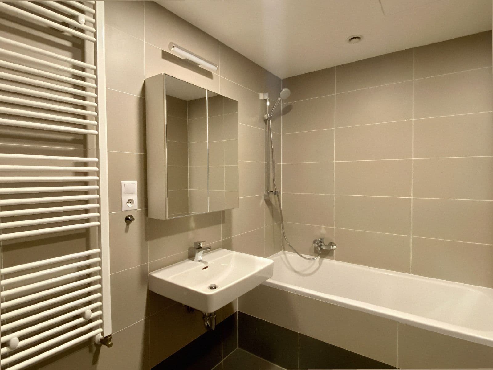 Prenájom bytu 2-izbový 64 m², Do Zahrádek I, Praha, Praha Prenájom bytu 2-izbový 64 m², Do Zahrádek I, Praha, Praha