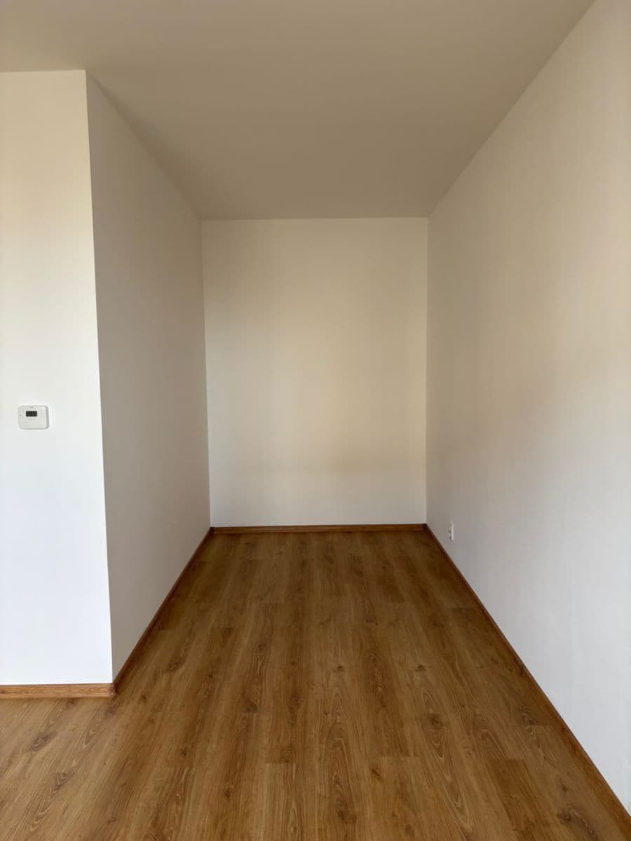 Prenájom bytu 1-izbový 33 m², Uherova, Chýně, Středočeský kraj Prenájom bytu 1-izbový 33 m², Uherova, Chýně, Středočeský kraj