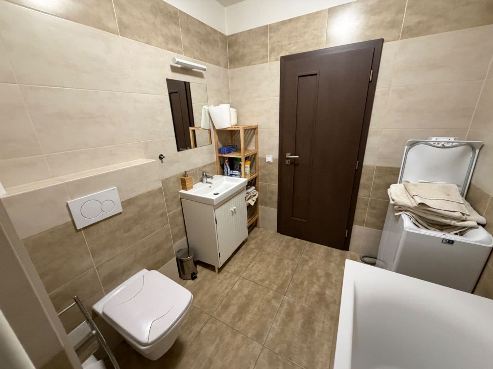 Prenájom bytu 2-izbový 58 m², Mojmírova, Praha, Praha Prenájom bytu 2-izbový 58 m², Mojmírova, Praha, Praha