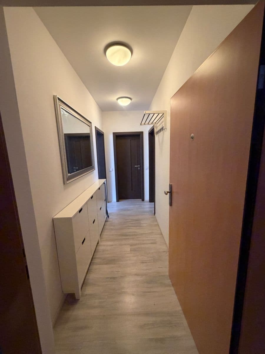 Prenájom bytu 2-izbový 58 m², Mojmírova, Praha, Praha Prenájom bytu 2-izbový 58 m², Mojmírova, Praha, Praha